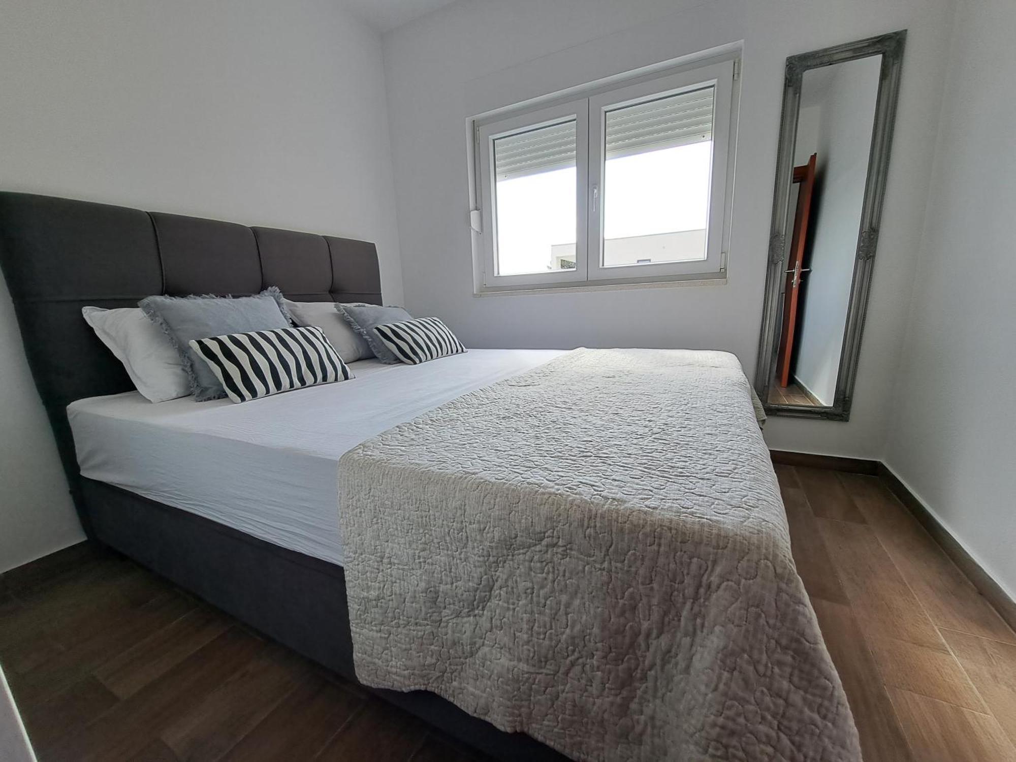 Apartment Charlie Комарна Екстериор снимка