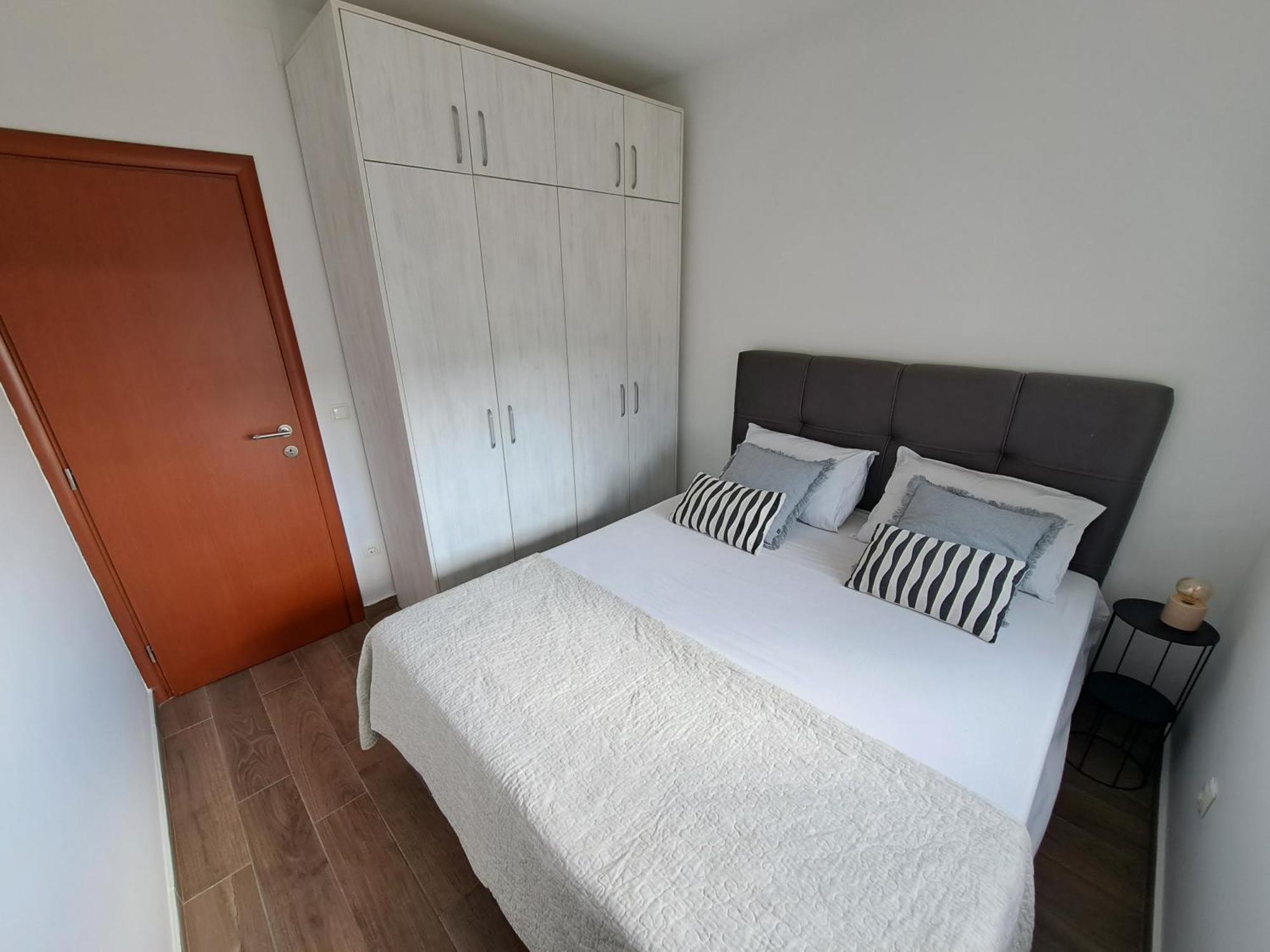 Apartment Charlie Комарна Екстериор снимка